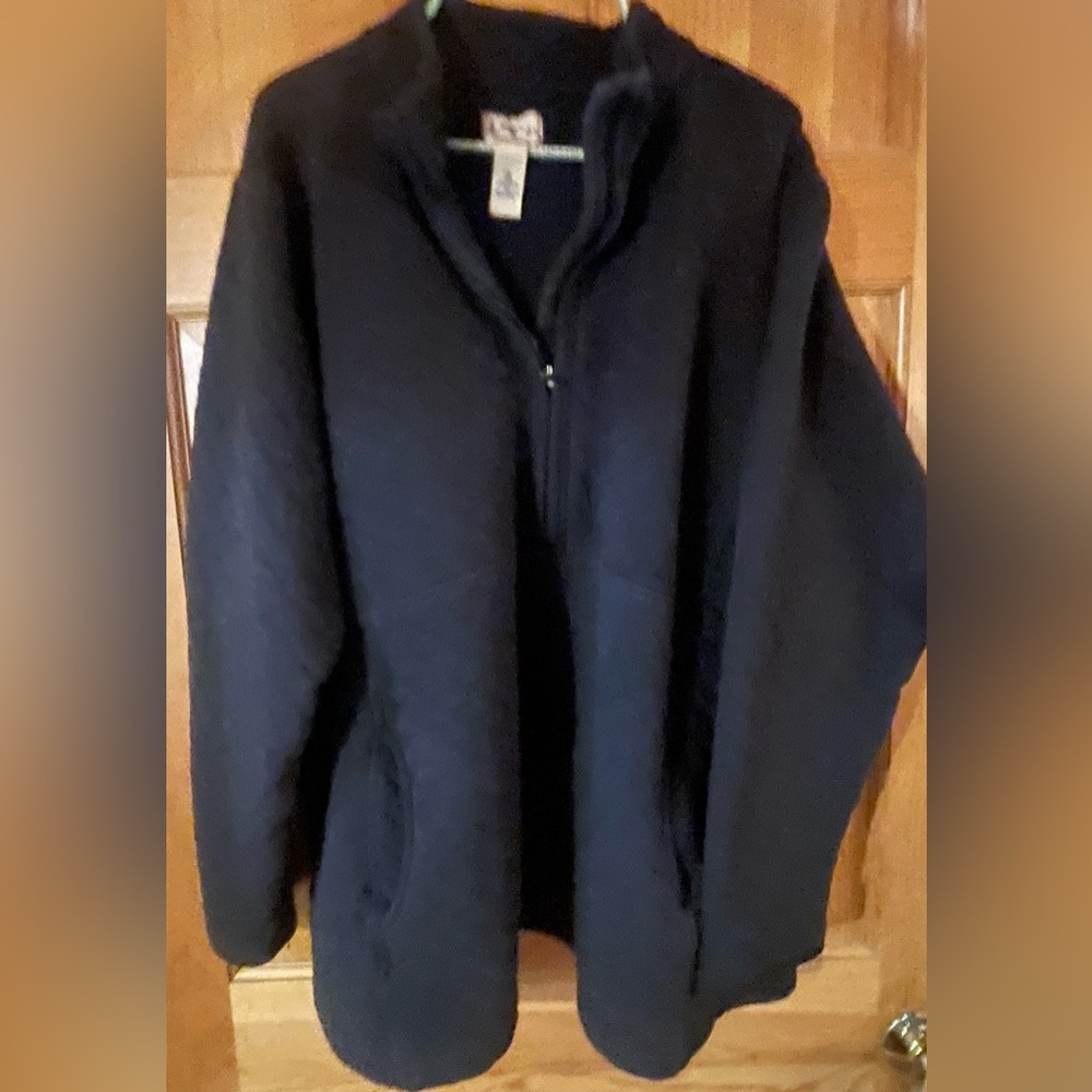 Women’s quilted black top
